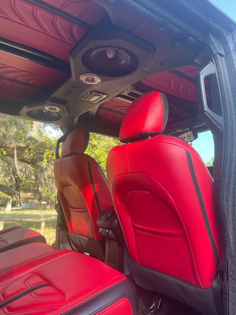 Gwiazdor disco polo Valdi stworzył własną bestię za ponad 600 tysięcy złotych! To wyjątkowy samochód!
